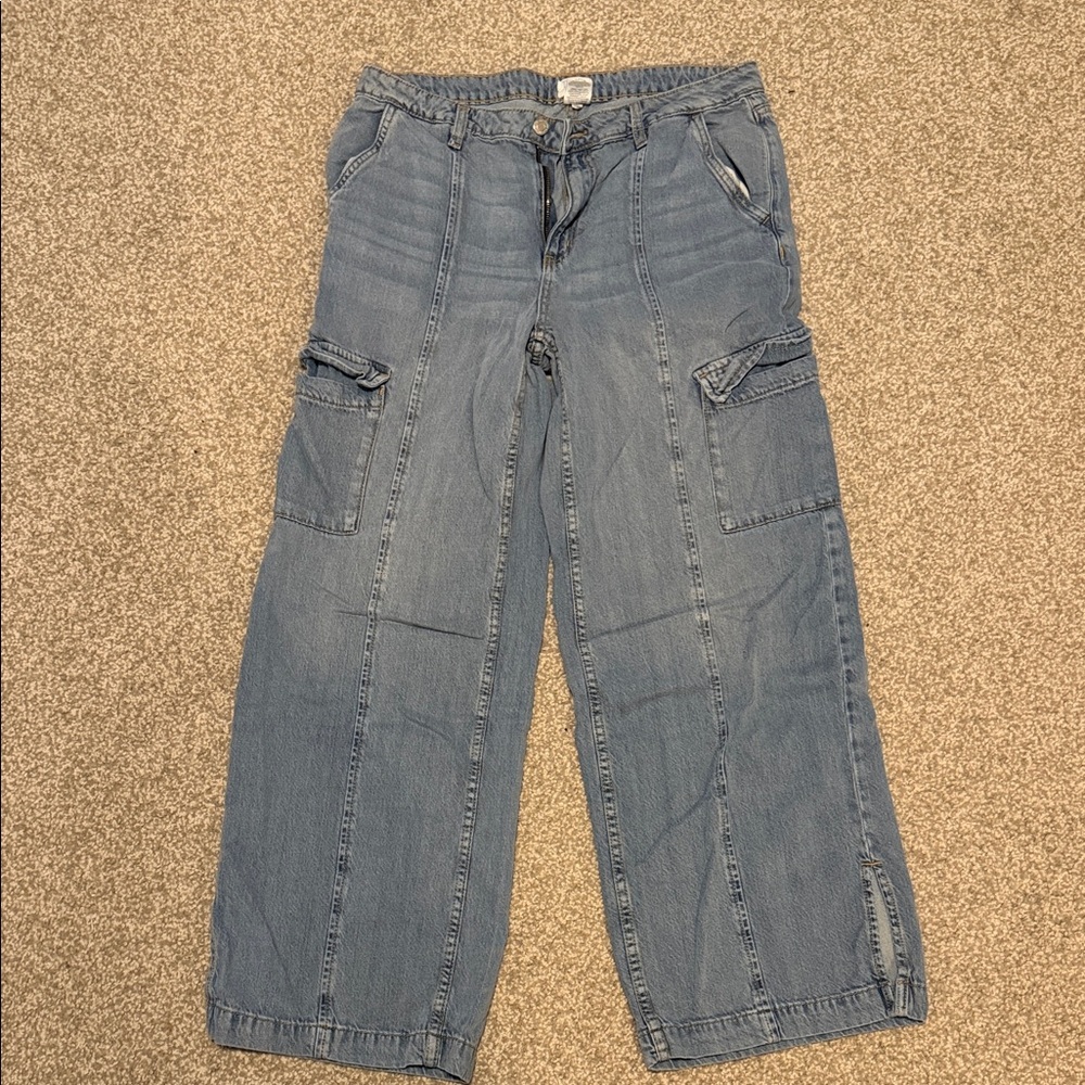 Time and Tru Light Blue Wide-Leg Cargo Jeans